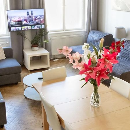 Apartments In Mala Strana - 10 Minutes From Charles Bridge Prága Kültér fotó