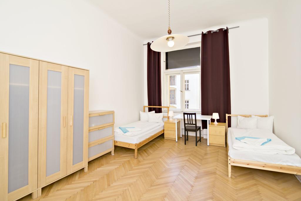 Apartments In Mala Strana - 10 Minutes From Charles Bridge Prága Szoba fotó
