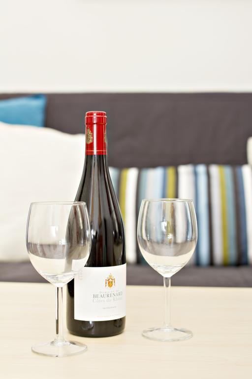 Apartments In Mala Strana - 10 Minutes From Charles Bridge Prága Szoba fotó