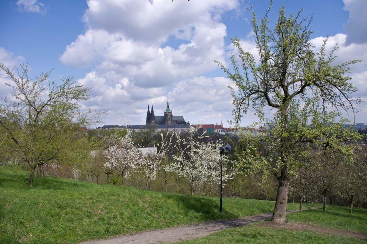 Apartments In Mala Strana - 10 Minutes From Charles Bridge Prága Kültér fotó