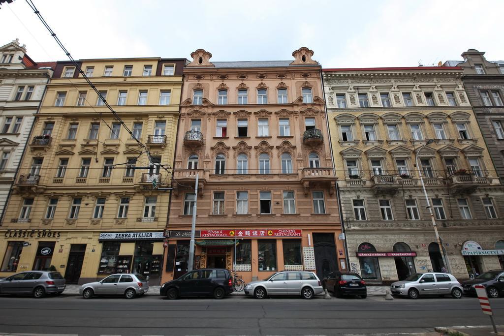 Apartments In Mala Strana - 10 Minutes From Charles Bridge Prága Kültér fotó